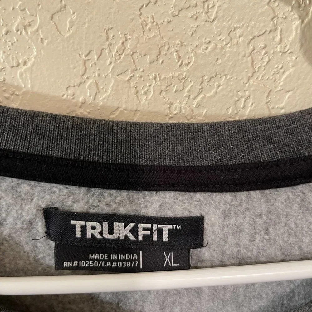 NWOT Men's Trukfit Sweatshirt - Picture 2 of 3